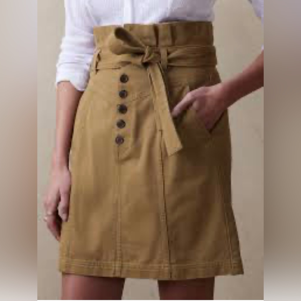Banana Republic Cream Twill Mini Skirt
